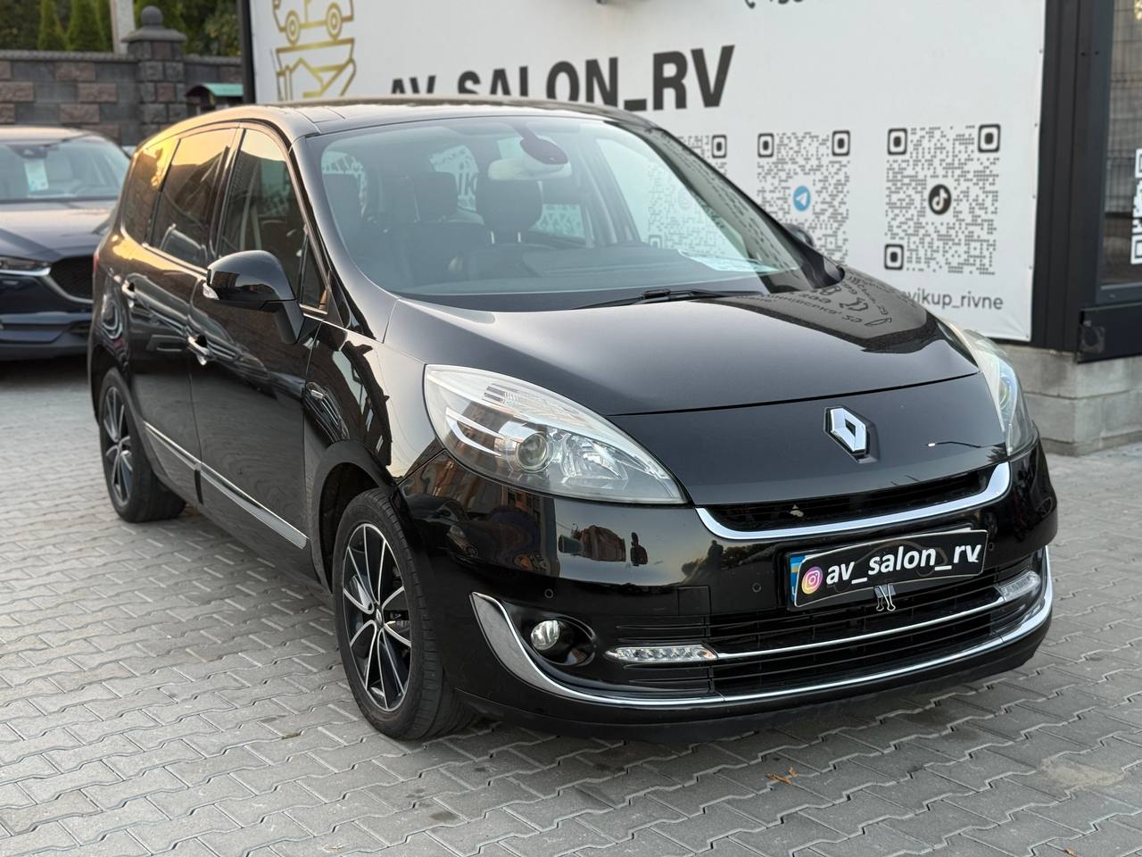 Renault Grand Scenic — фото 1