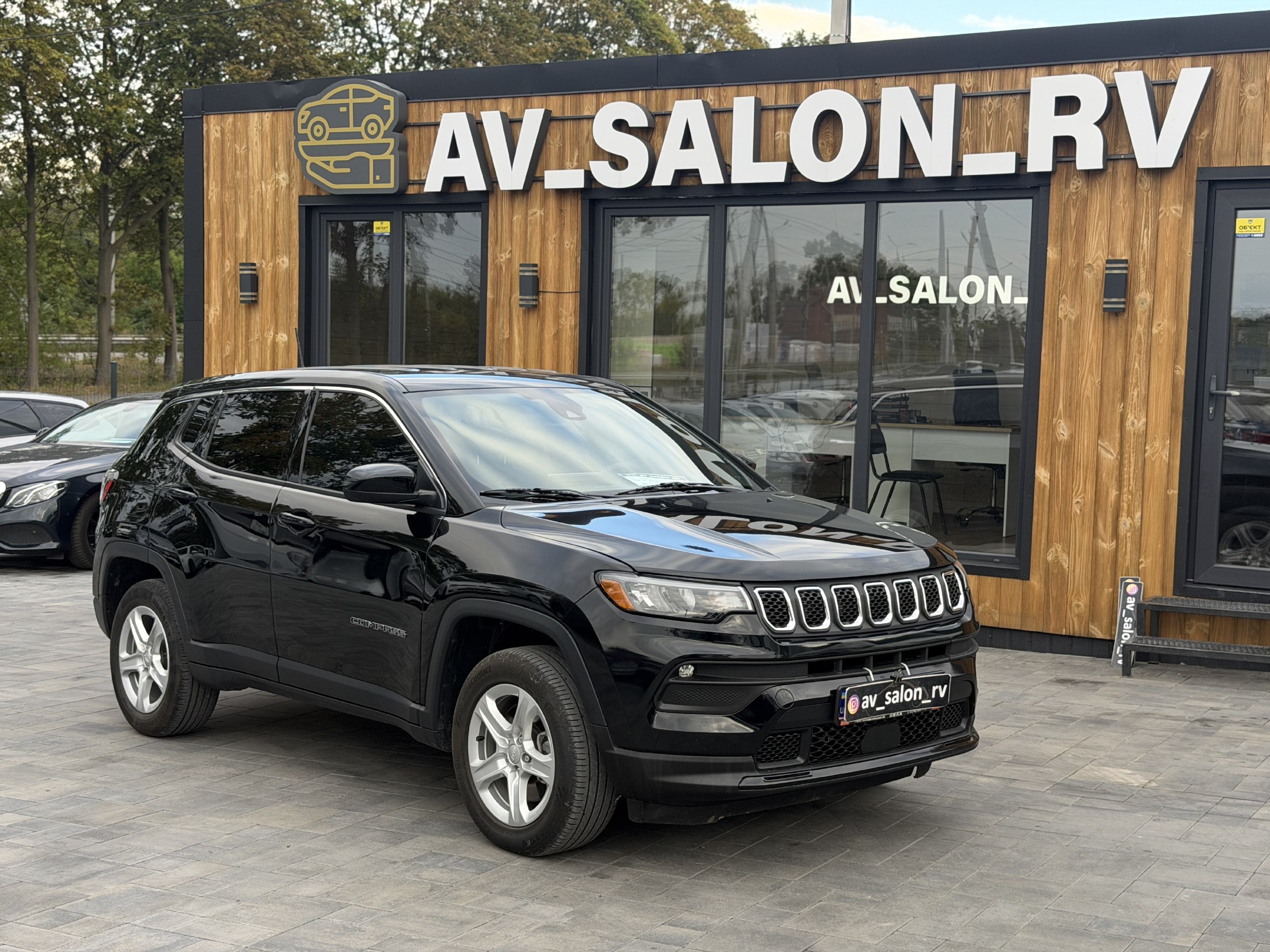 Jeep Compass — фото 1
