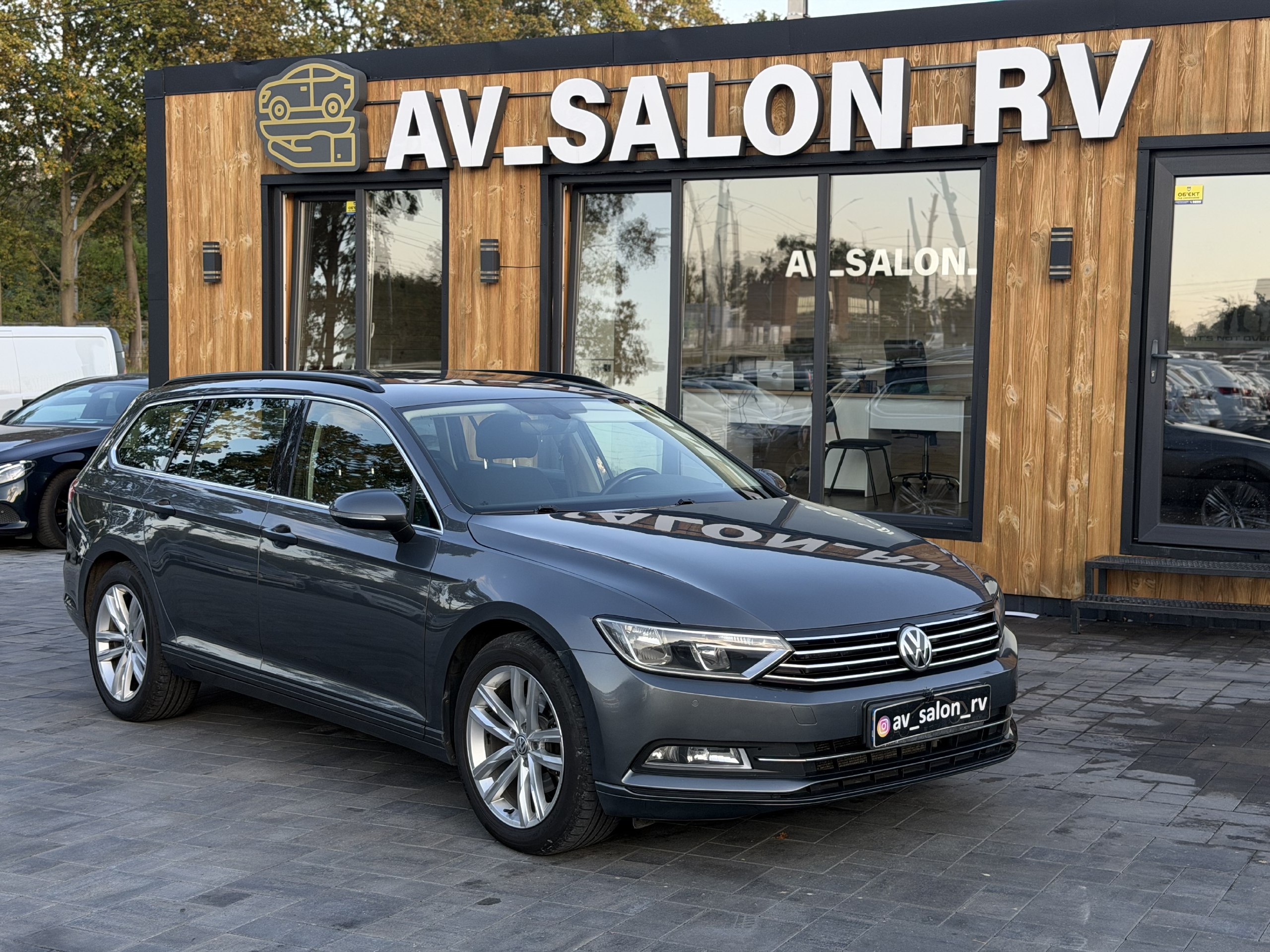 Volkswagen Passat — фото 1
