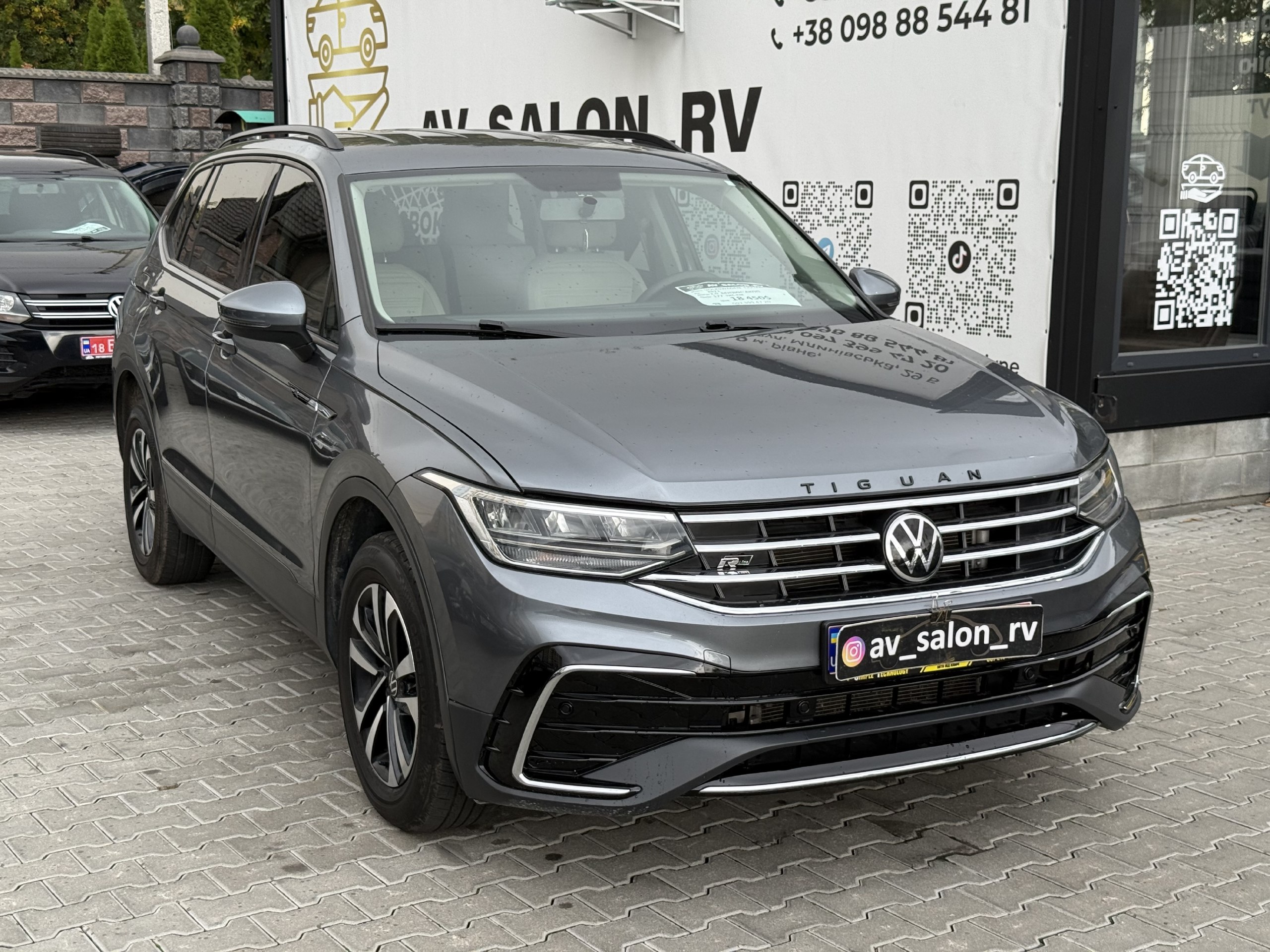 Volkswagen Tiguan — фото 1