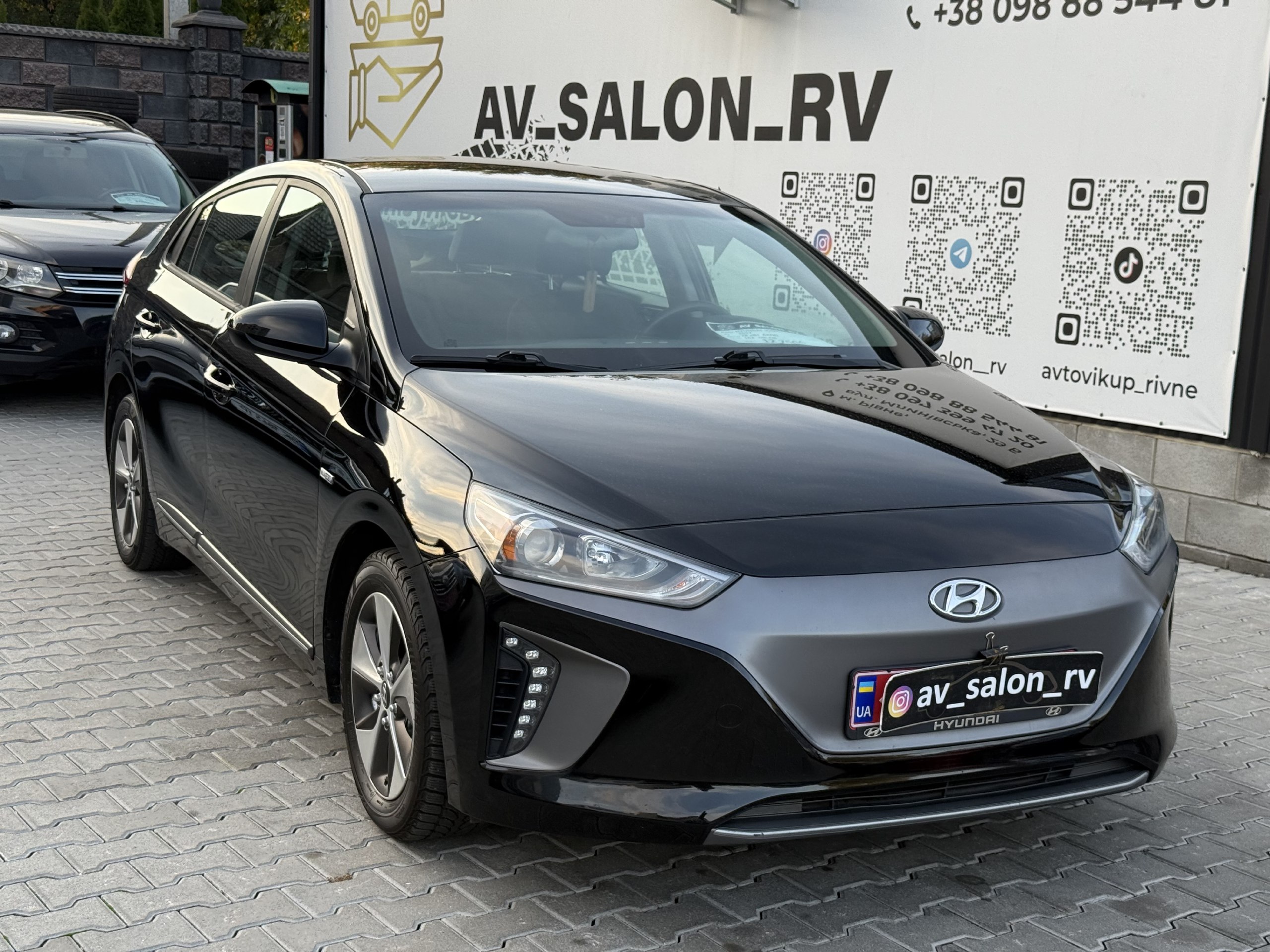 Hyundai Ioniq — фото 1