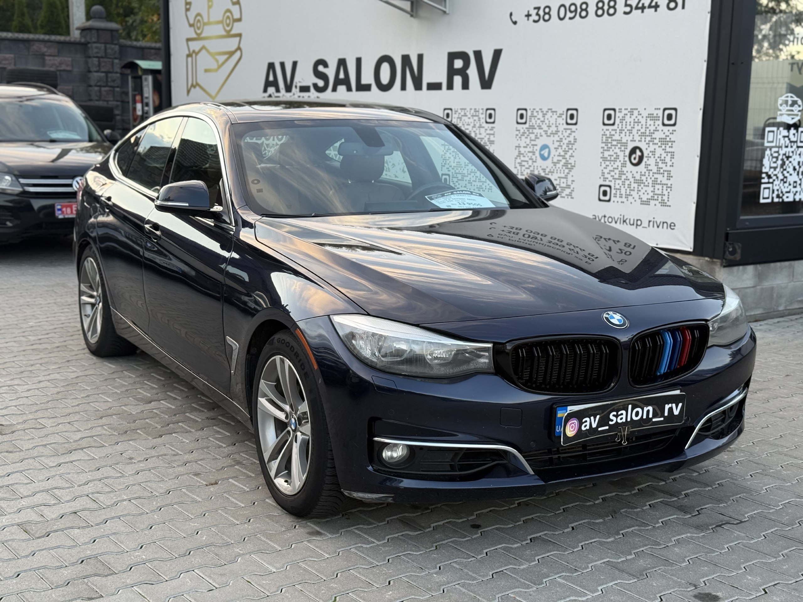 BMW 328i — фото 1