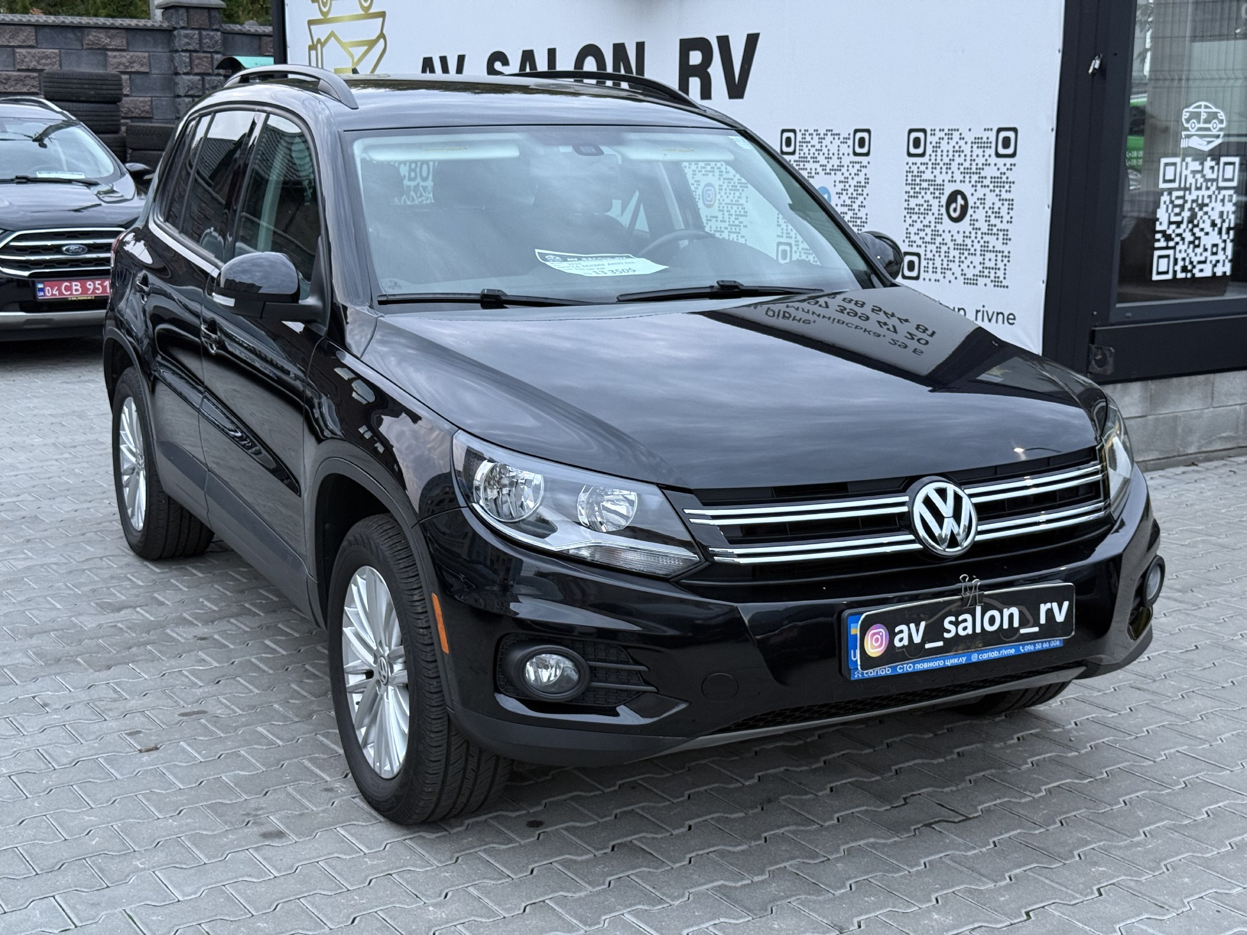 Volkswagen Tiguan — фото 1