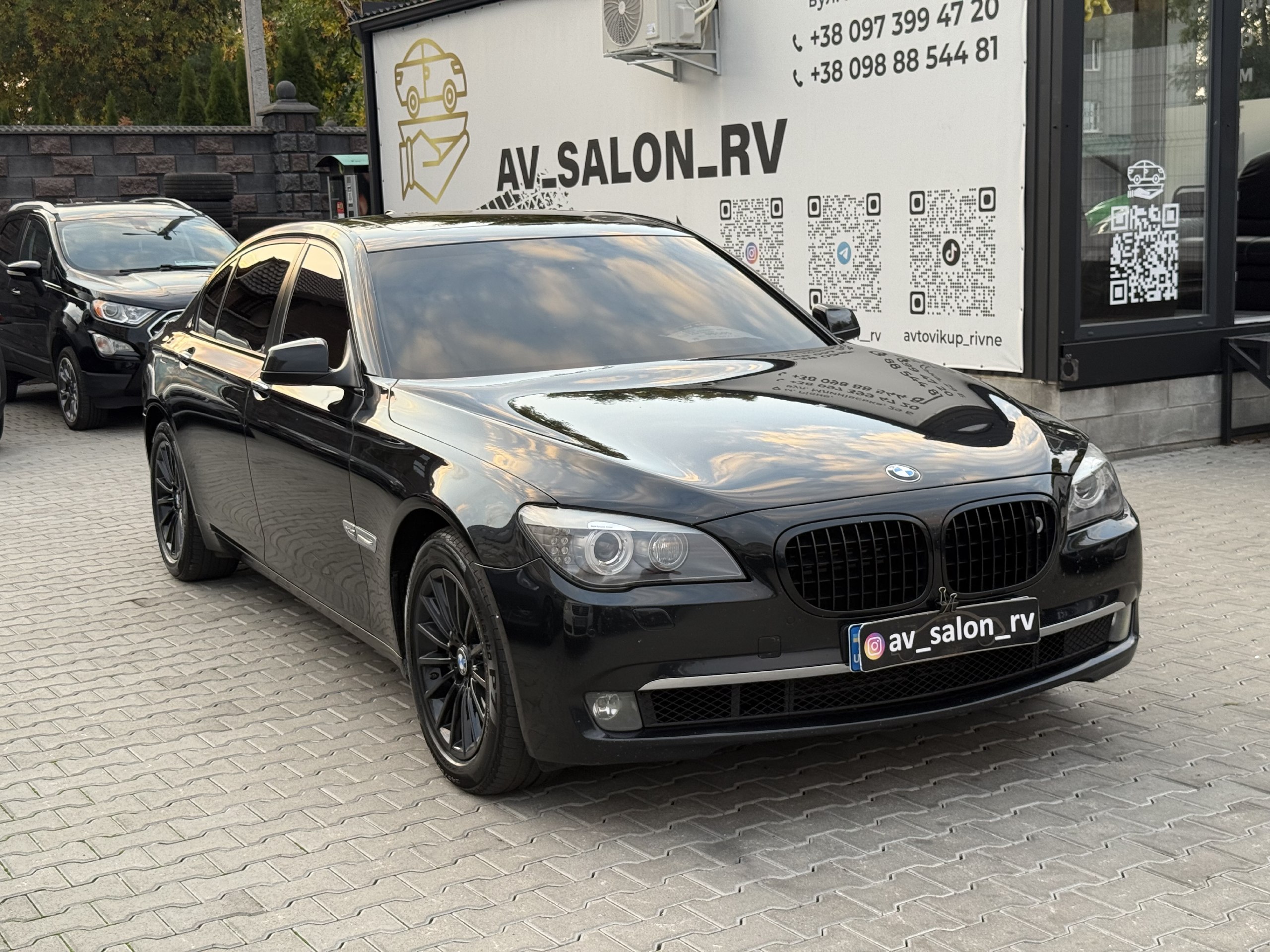 BMW 7 Series — фото 1