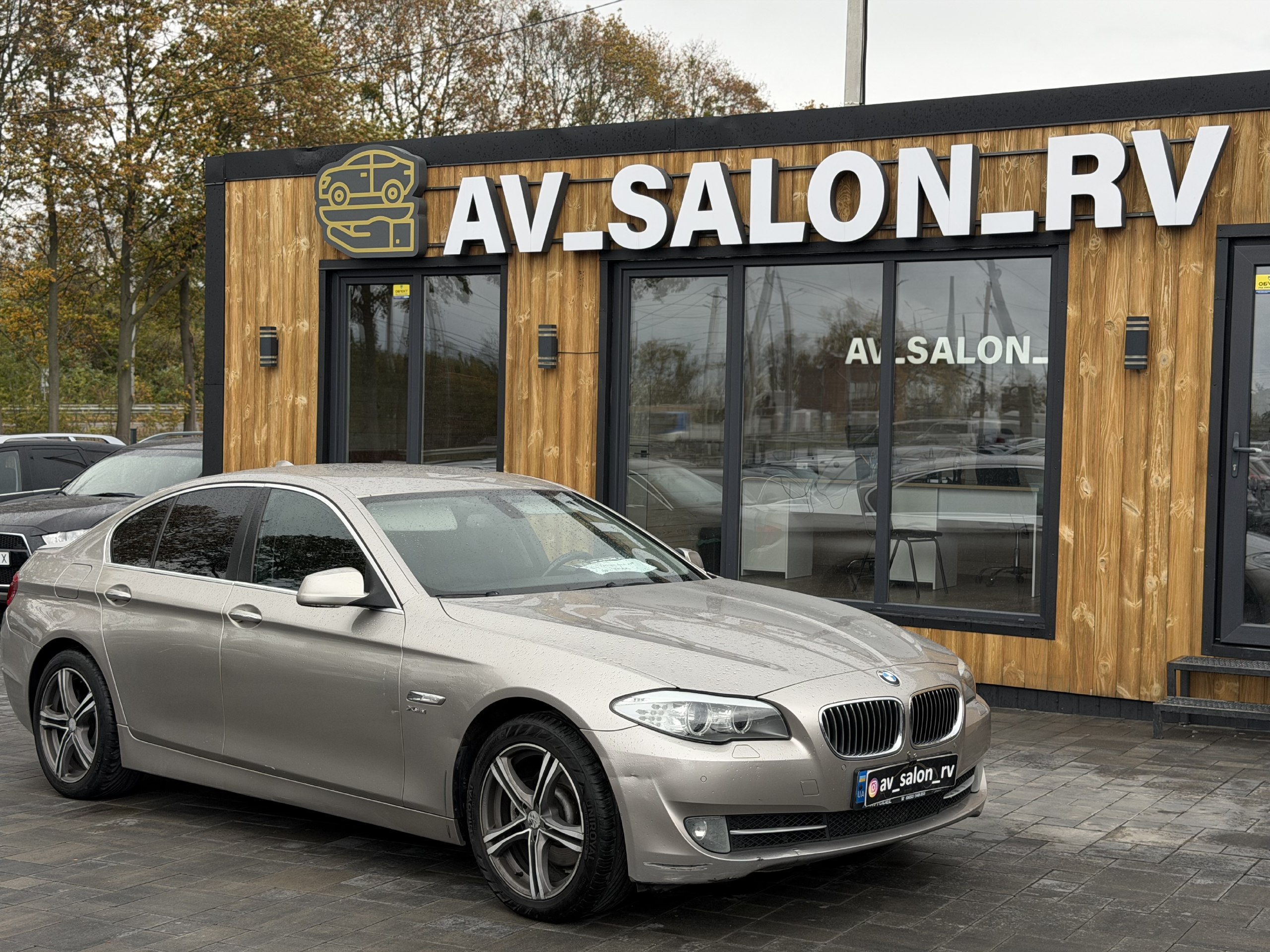 BMW 5 Series — фото 1