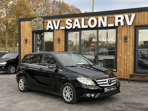 Mercedes-Benz B180