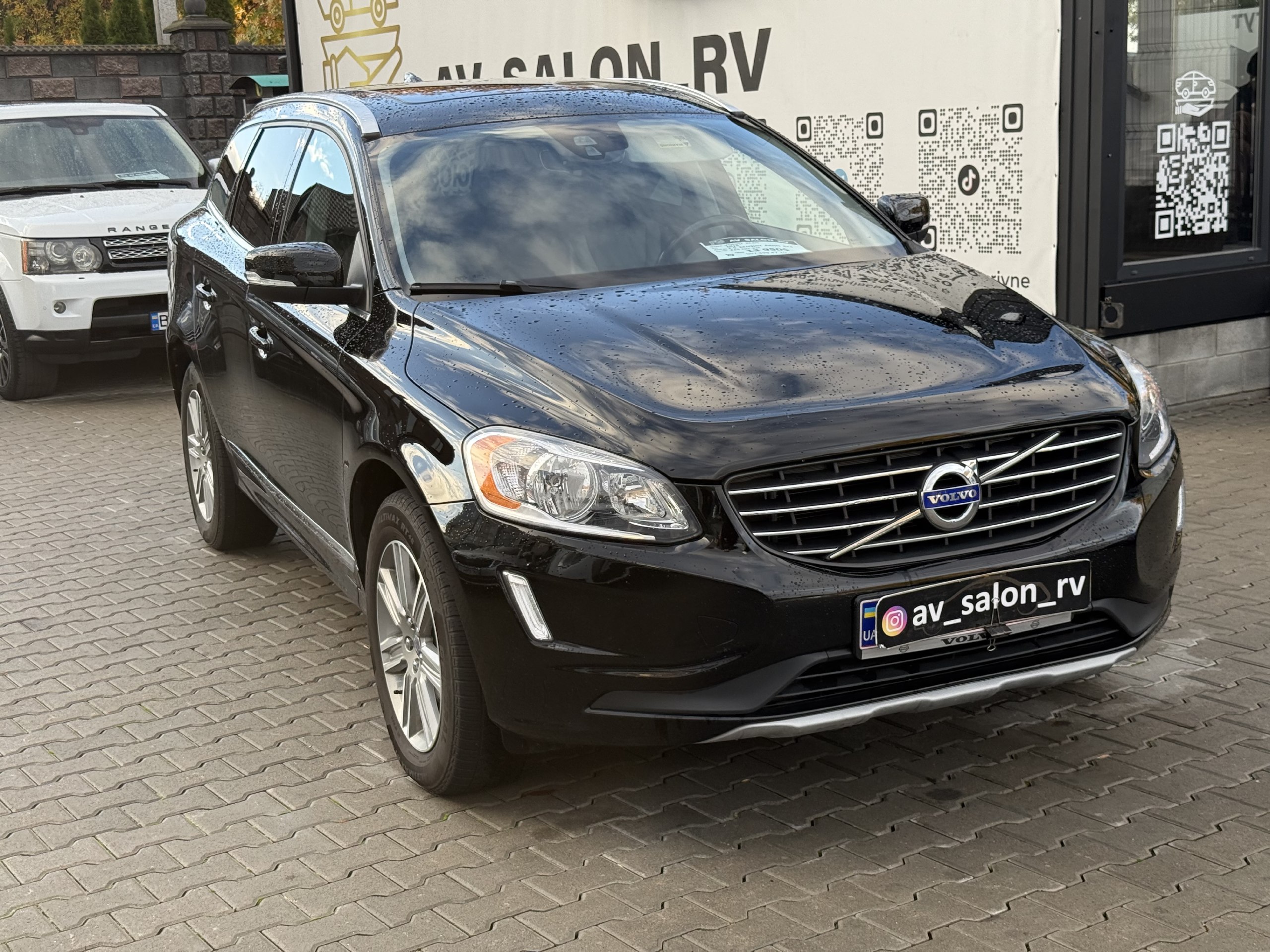 Volvo XC60 — фото 1