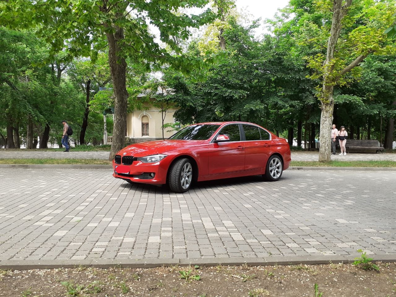 BMW 320i xDrive F30 — фото 1