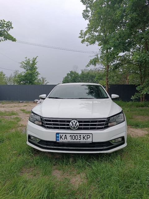 Volkswagen Passat — фото 1