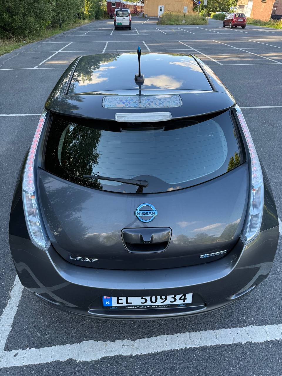 Nissan Leaf — фото 1