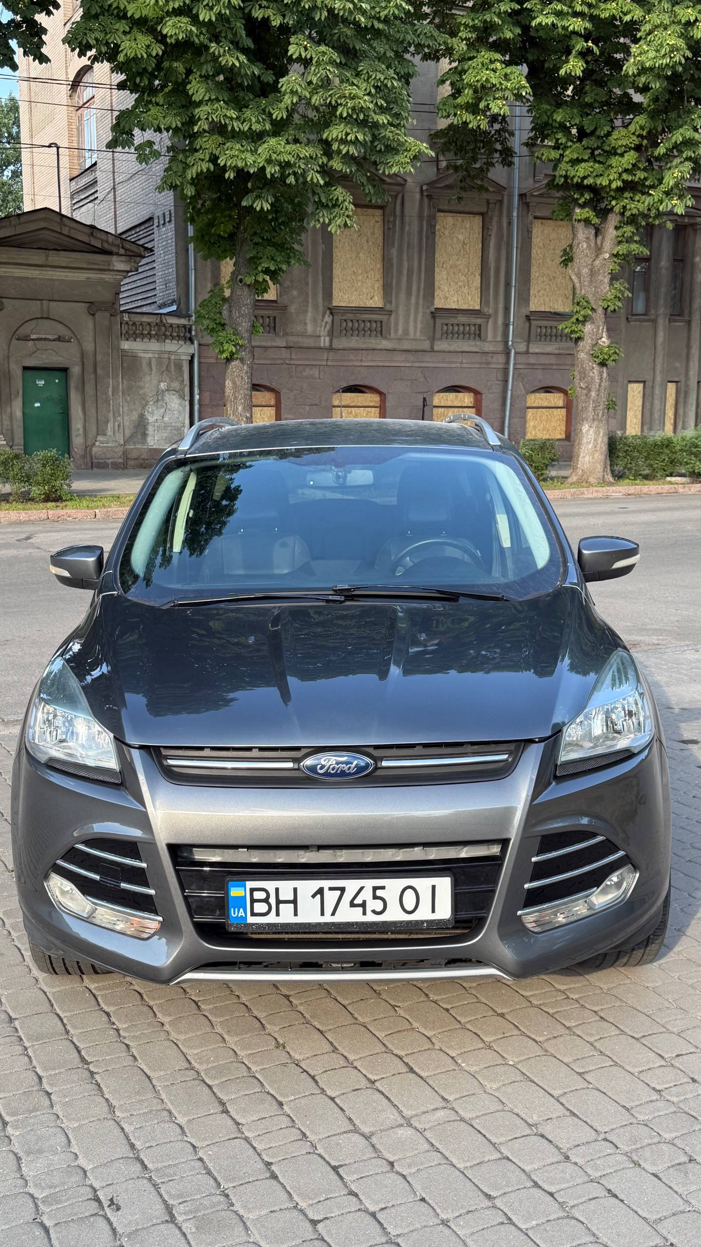 Ford Escape Titanium AWD — фото 1