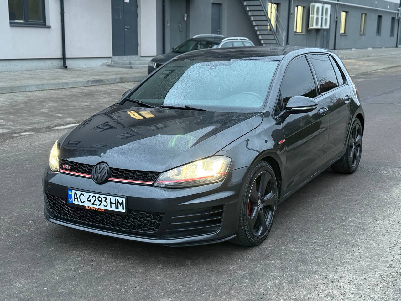 Volkswagen Golf GTI — фото 1