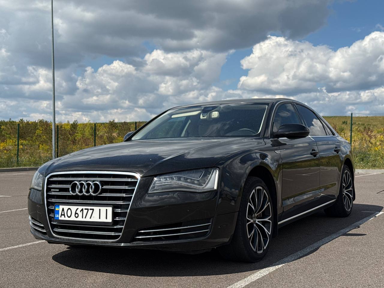 Audi A8 — фото 1