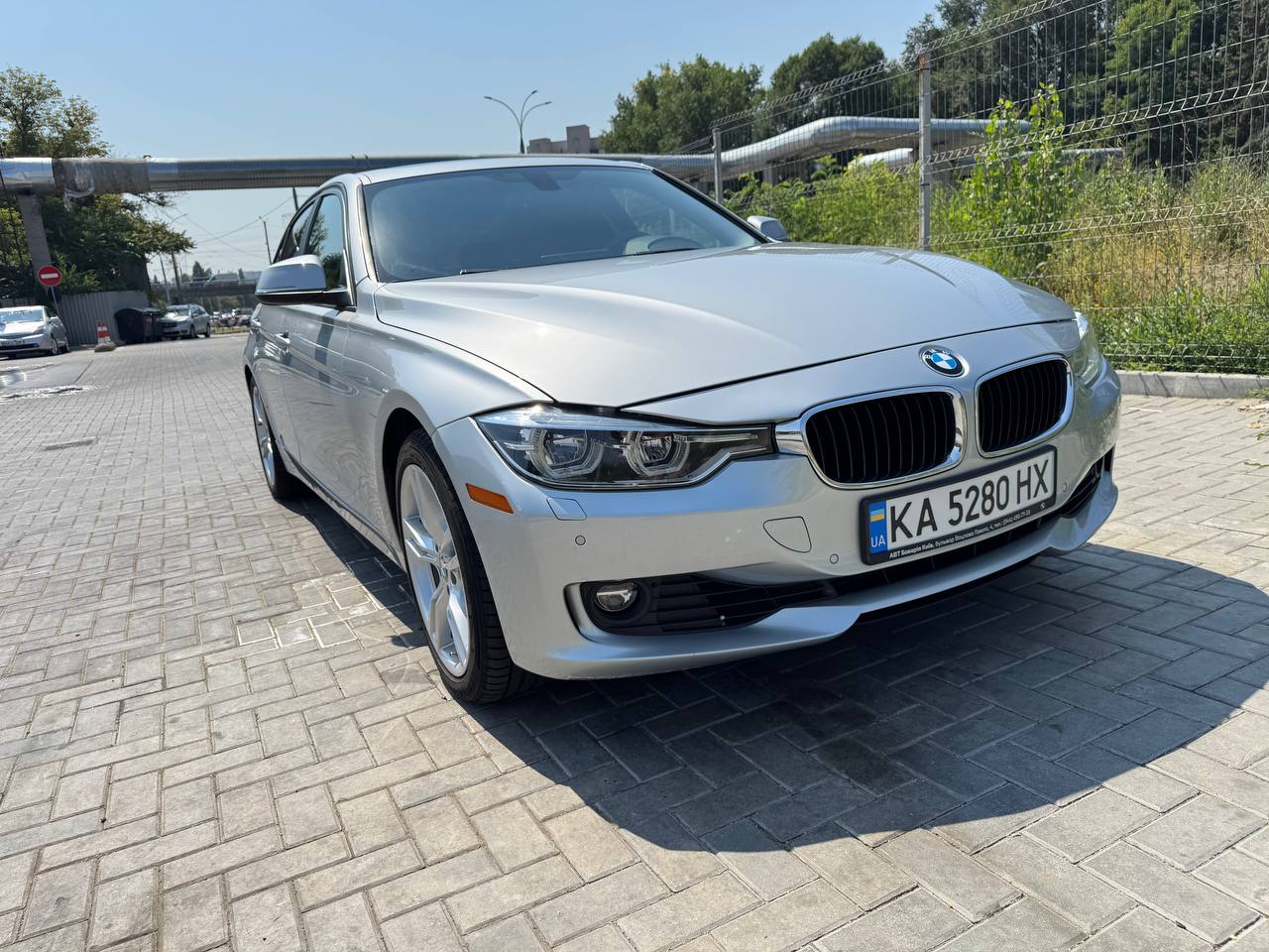 BMW 328i — фото 1