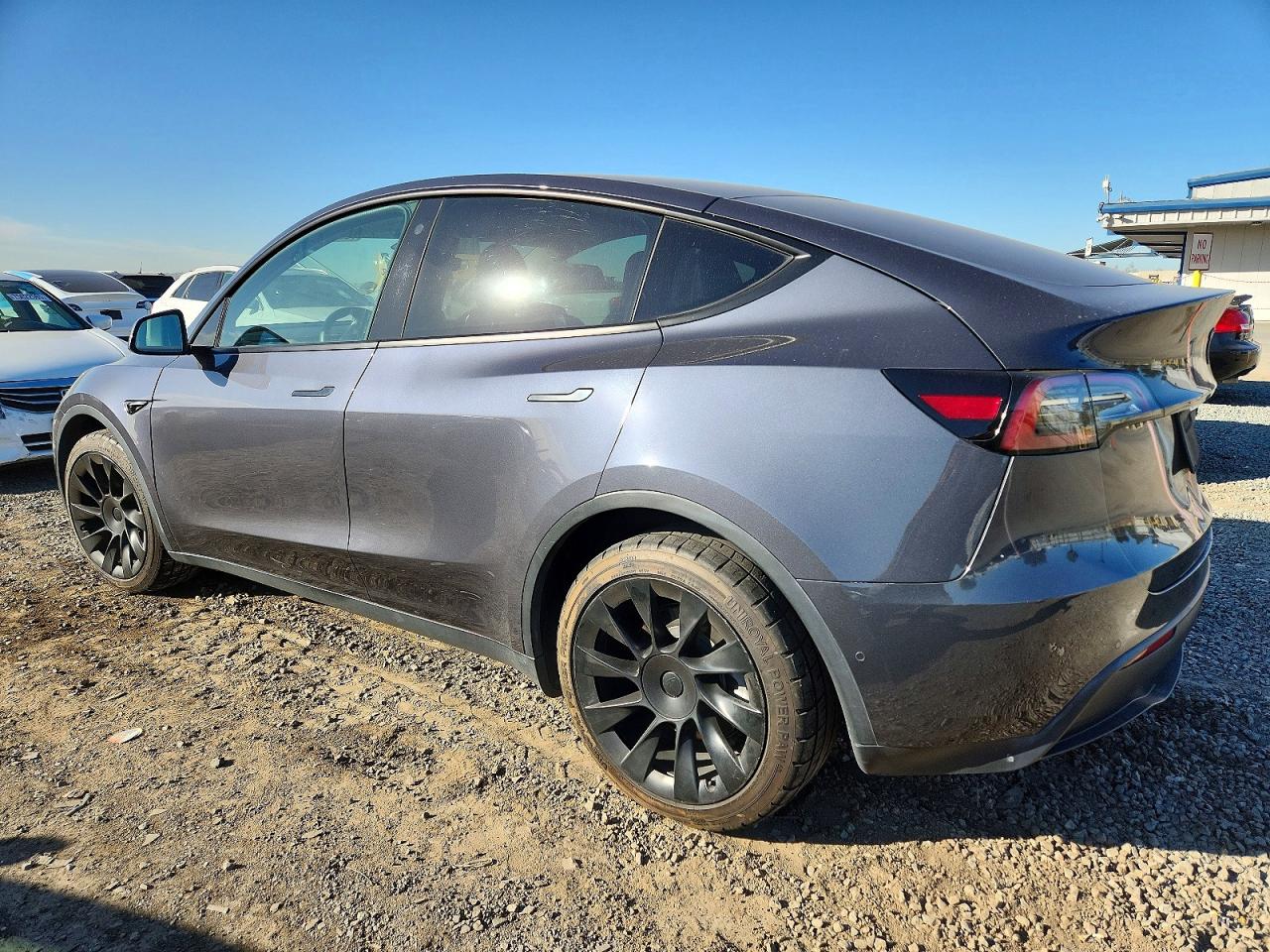 Tesla Y dual motors long — фото 1