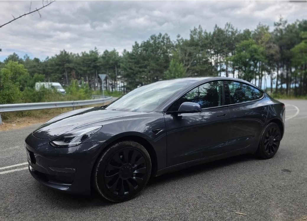 Tesla Model 3 — фото 1