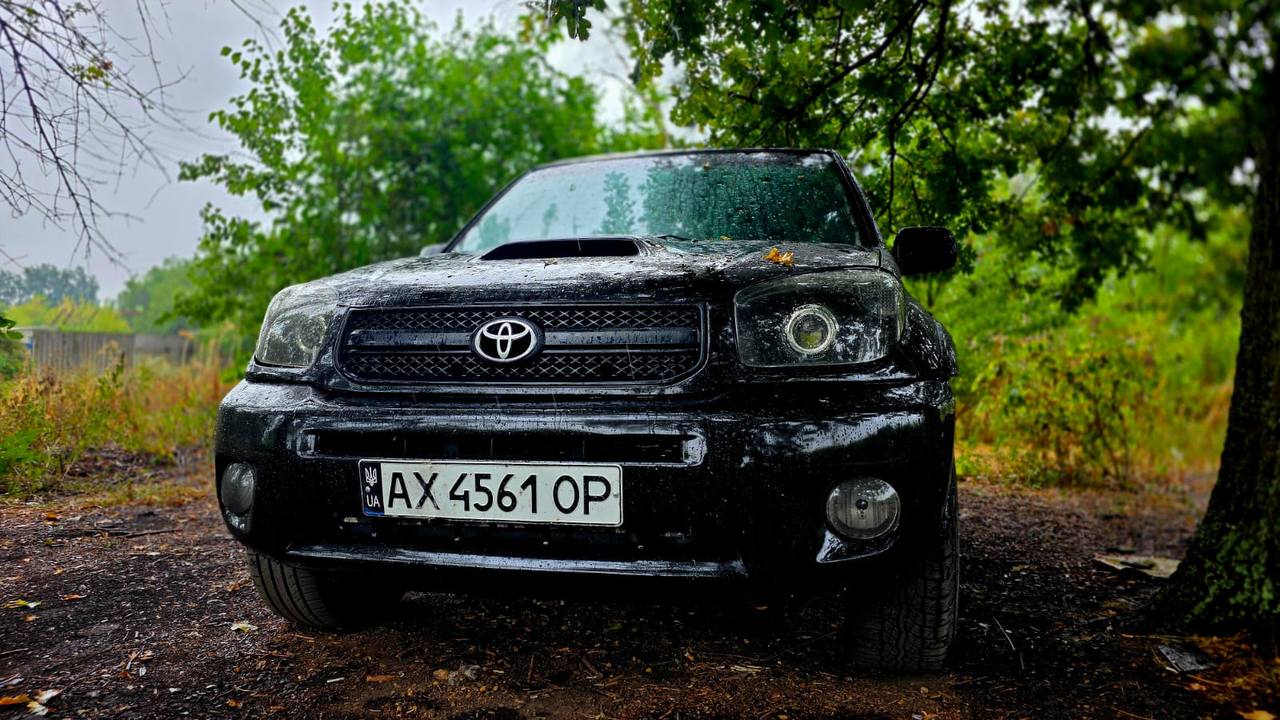 Toyota RAV-4 — фото 1
