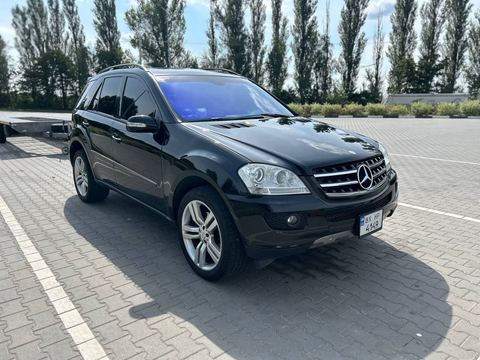 Mercedes-Benz ML 500 — фото 1