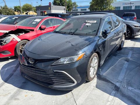 Toyota camry — фото 1