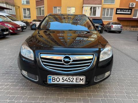 Opel insignia — фото 1