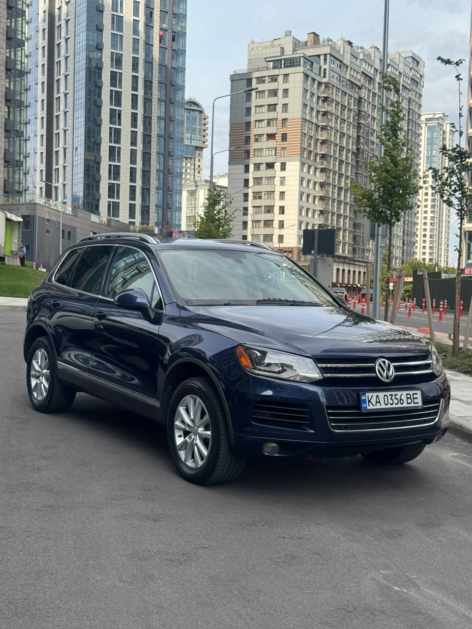 Volkswagen Touareg — фото 1