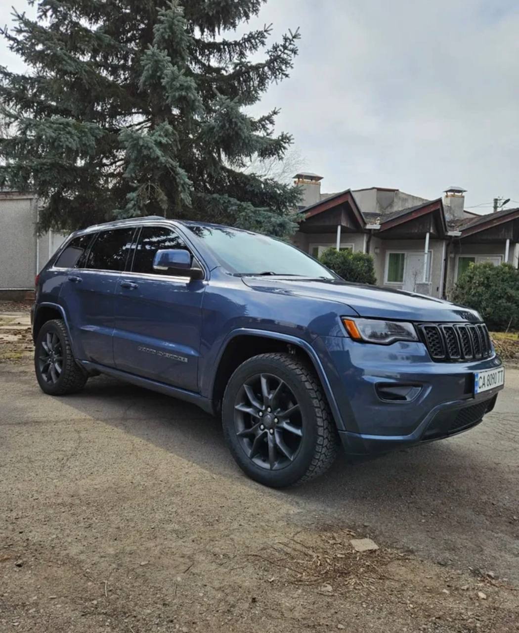 Jeep Grand Cherokee — фото 1