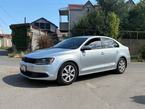 Volkswagen Jetta — фото 1