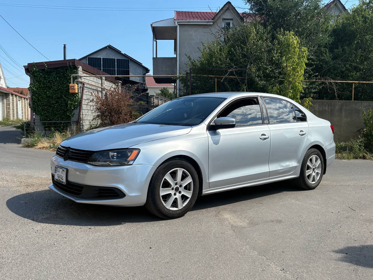 Volkswagen Jetta — фото 1