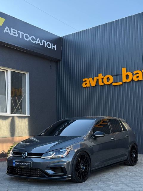 Volkswagen Golf R