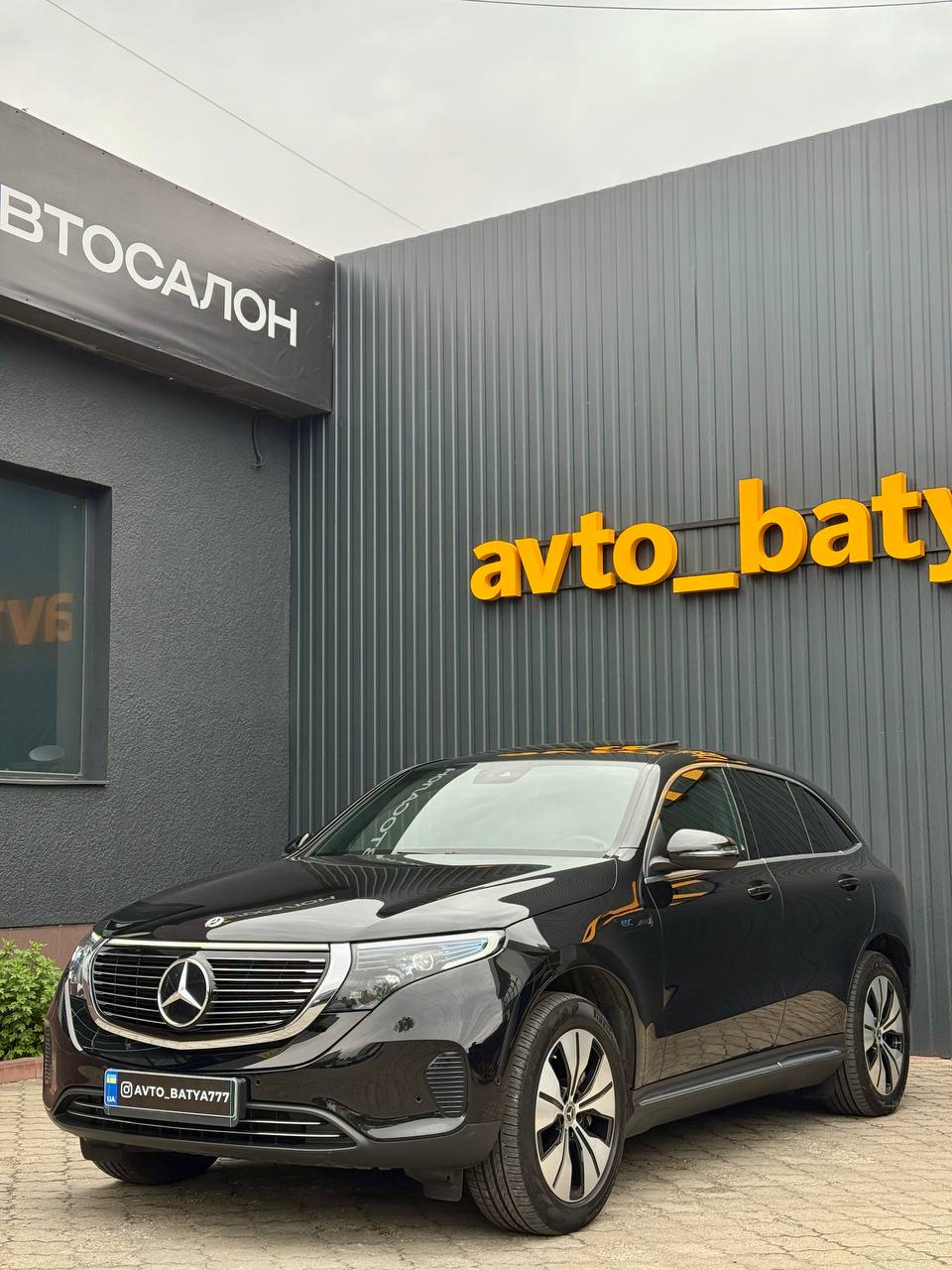 Mercedes-Benz EQC SUV — фото 1