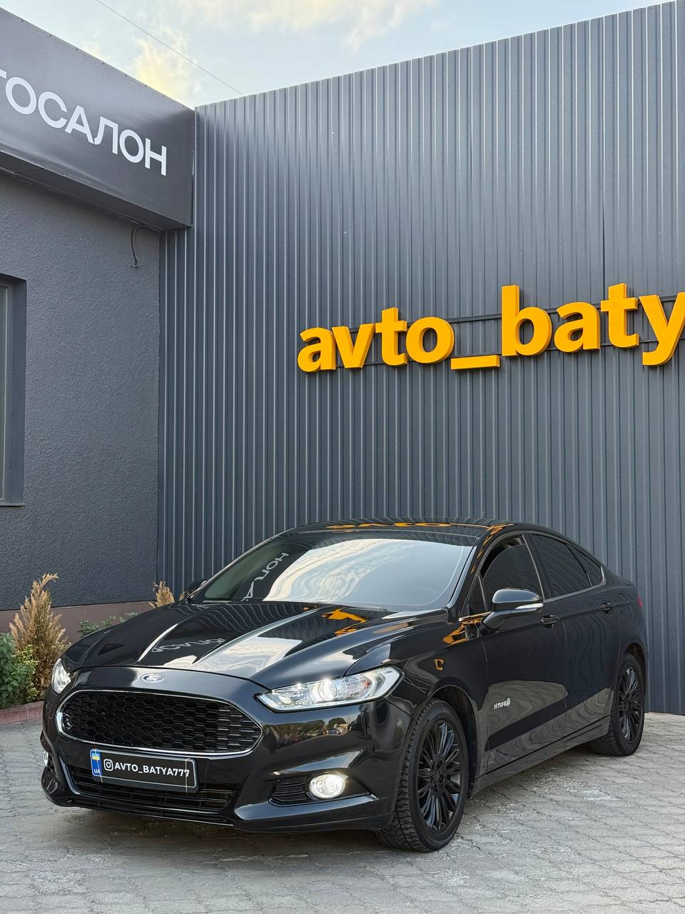 Ford Fusion Hybrid — фото 1