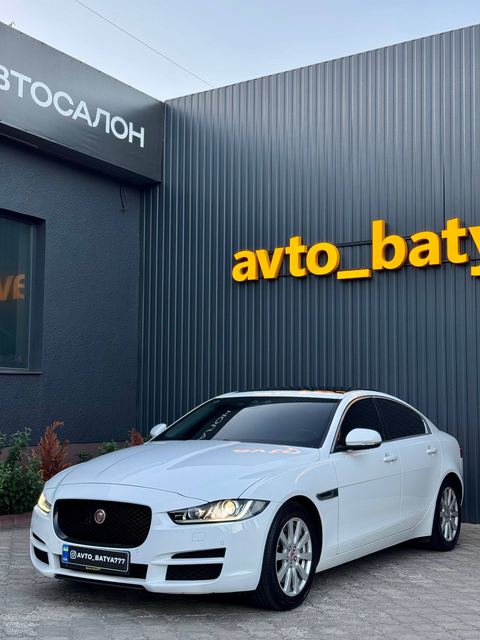 Jaguar XE