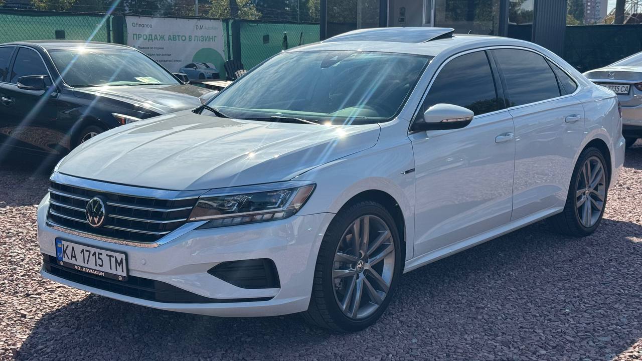 Volkswagen PASSAT SE — фото 1