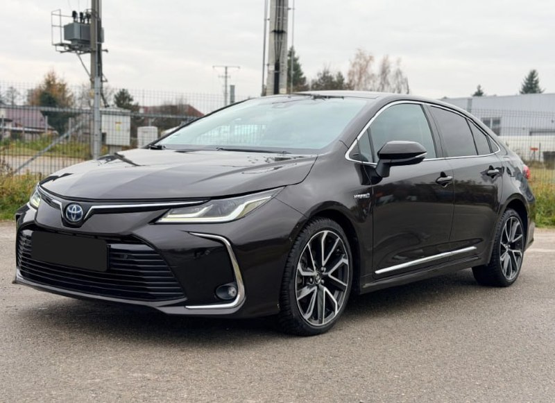 Toyota Corolla 1.8 Hybrid Active — фото 1