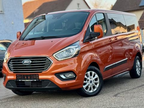 Ford Tourneo Custom — фото 1