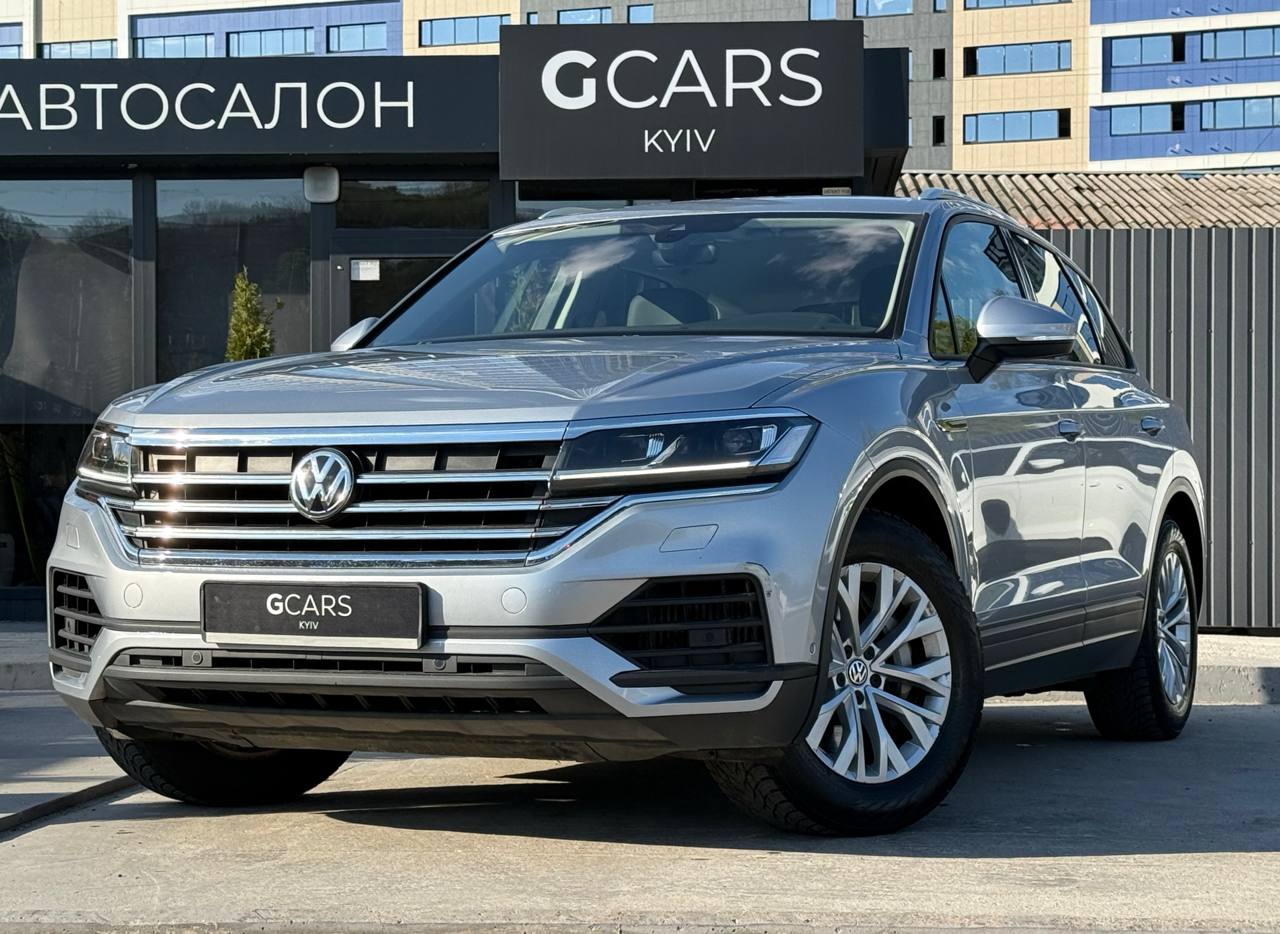 Volkswagen Touareg — фото 1