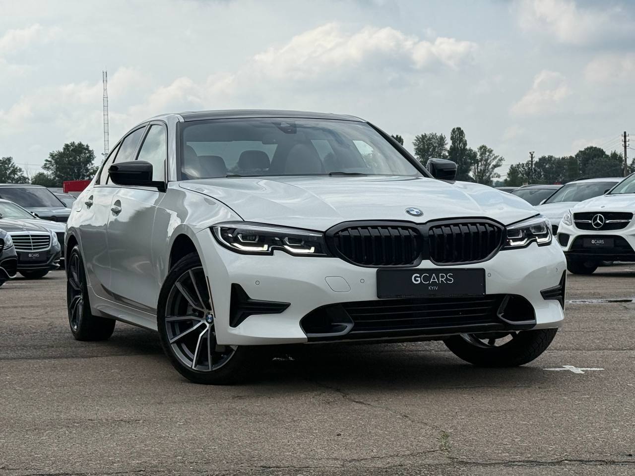BMW 330i