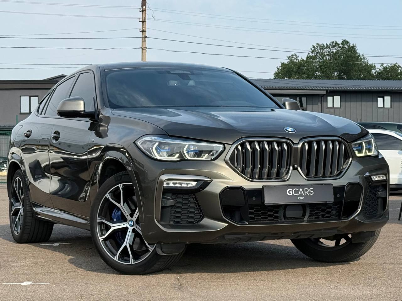 BMW X6 M50i