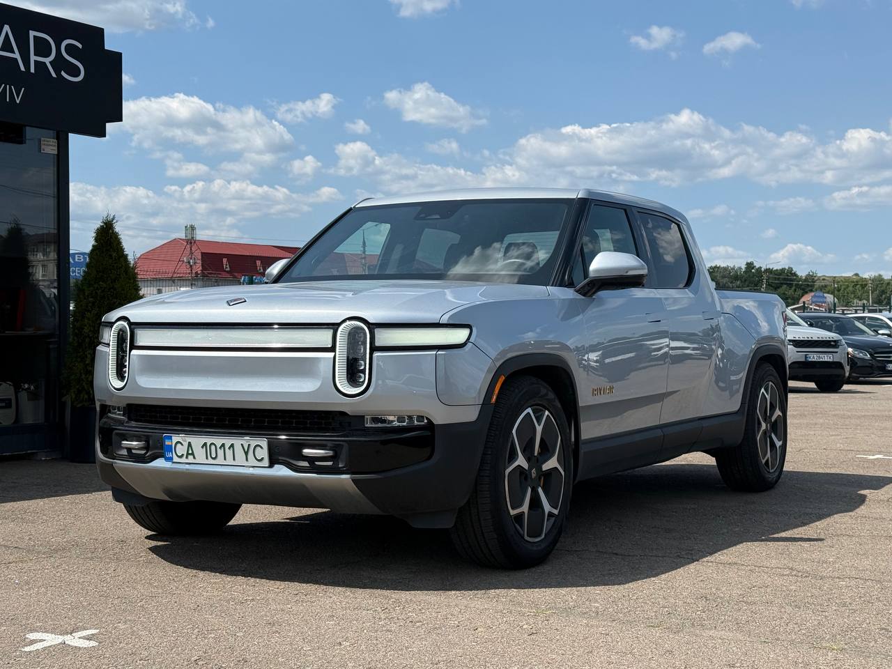 Rivian R1T — фото 1