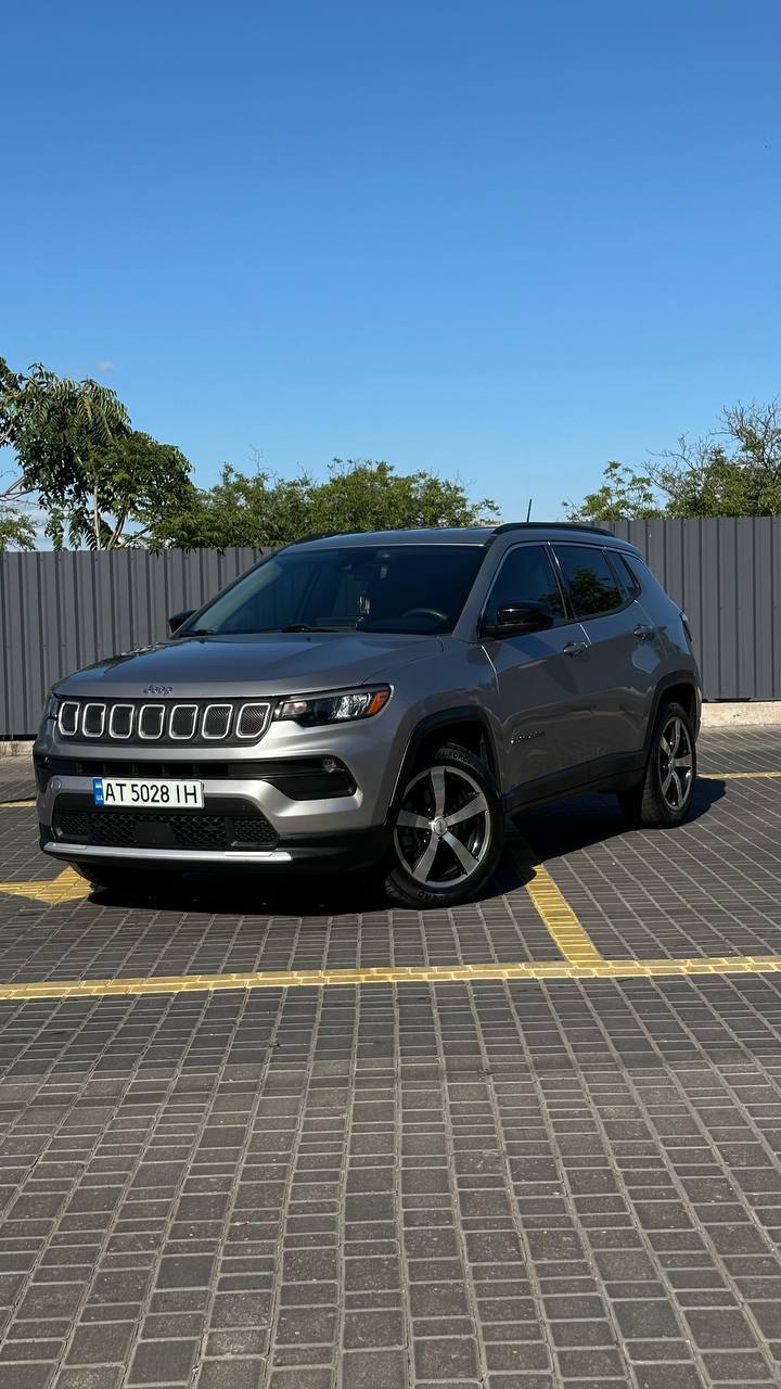 Jeep Compass — фото 1