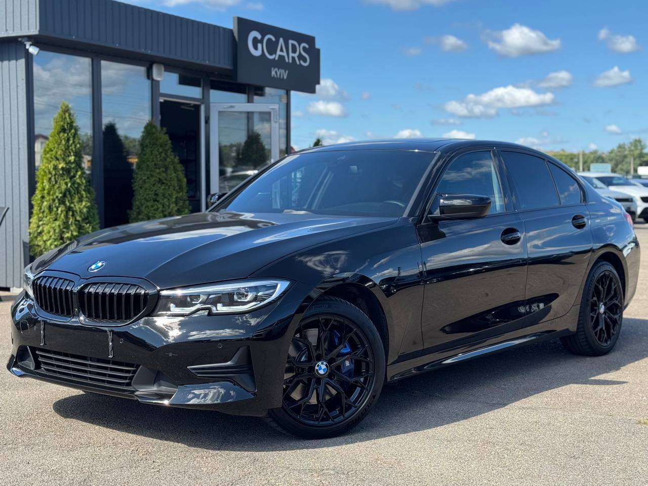 BMW 330i — фото 1
