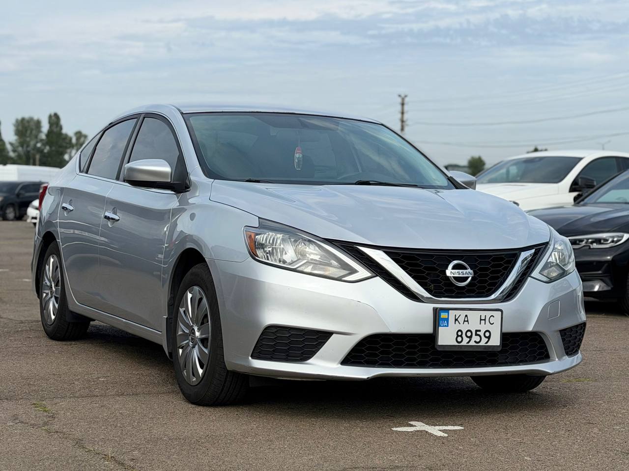 Nissan Sentra — фото 1