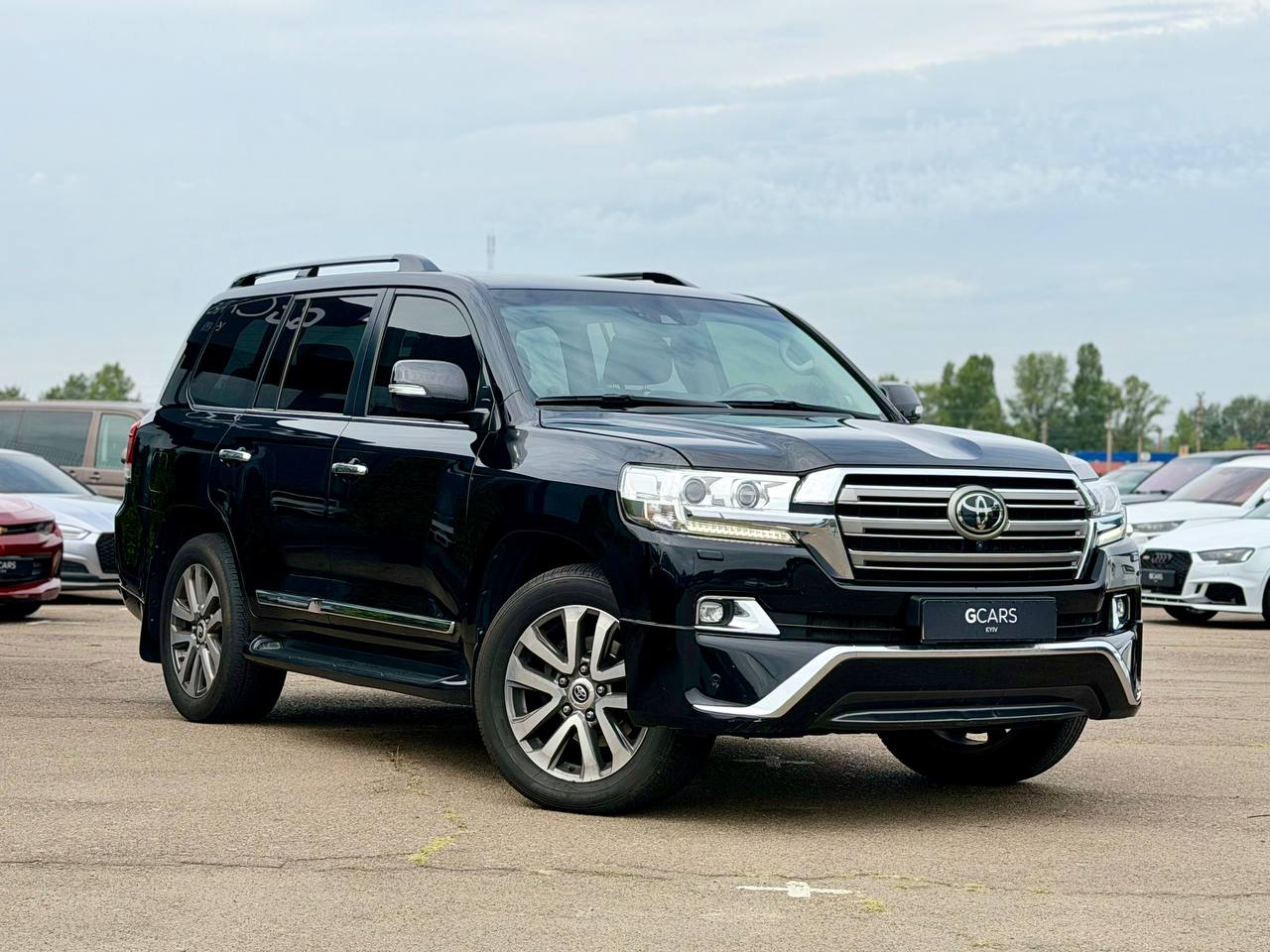 Toyota Land Cruiser 200 — фото 1
