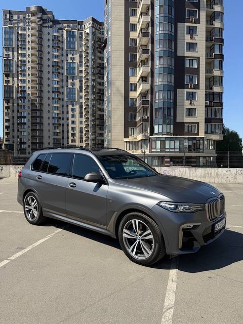 BMW X7 M50D