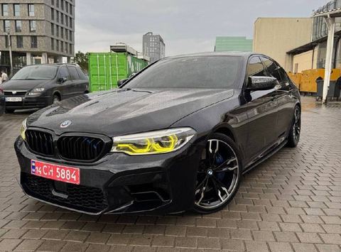 BMW M550i
