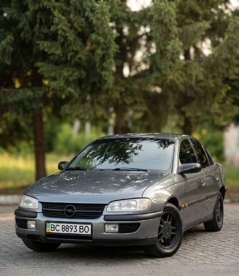Opel Omega 🚗 — фото 1