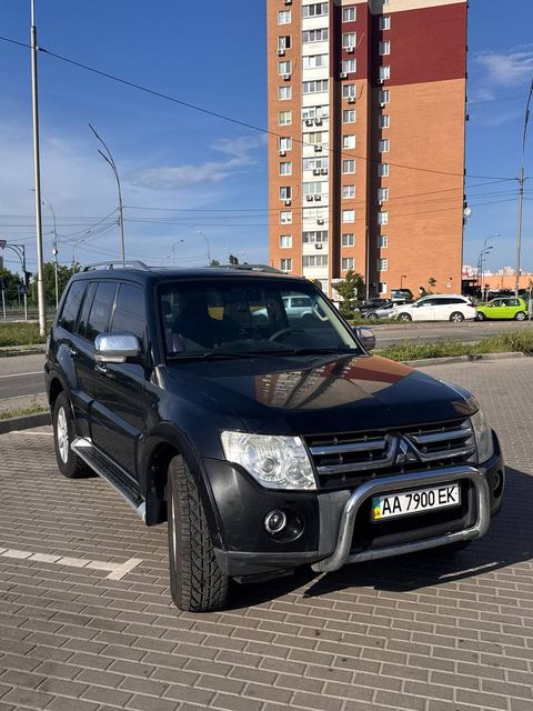 Mitsubishi Pajero IV