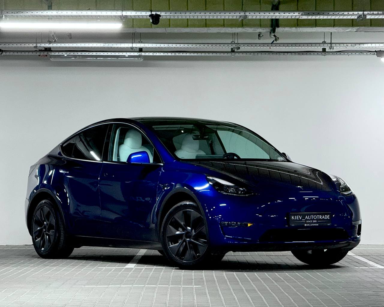 Tesla Model Y — фото 1