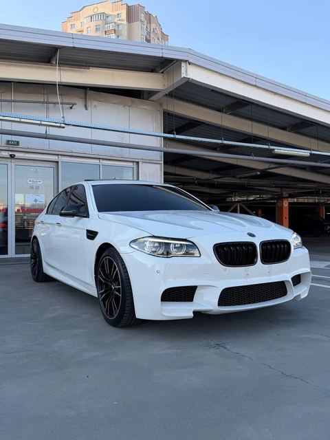 BMW 528i