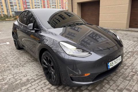 Tesla Model Y — фото 1